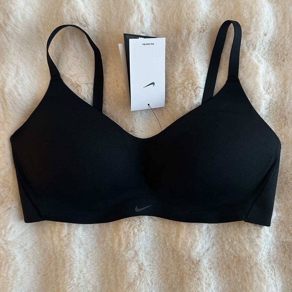 🆕 Nike | Alate Padded Convertible Sports Bra - Size M (F-G Cup)